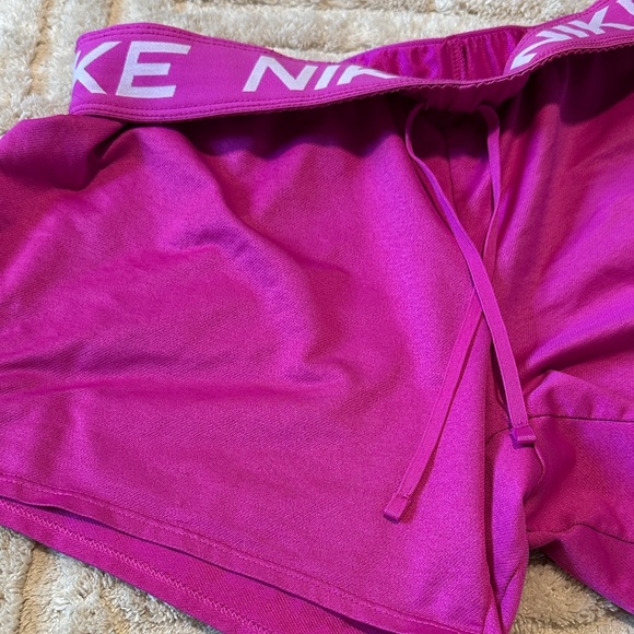 Nike Women's Magenta Athletic Shorts - Picture 5 of 12